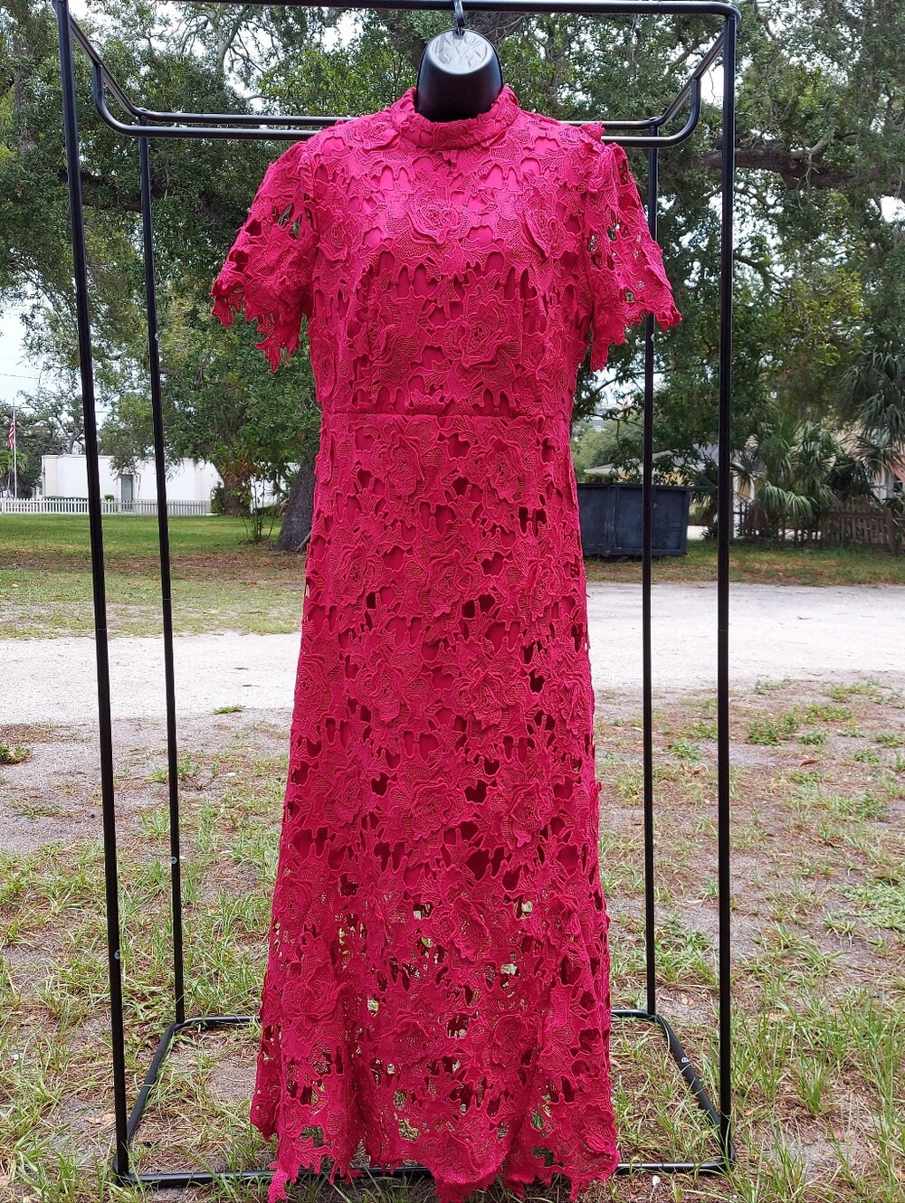 Anewsta Long burgundy-red evening dress in textured guipure lace, size L.